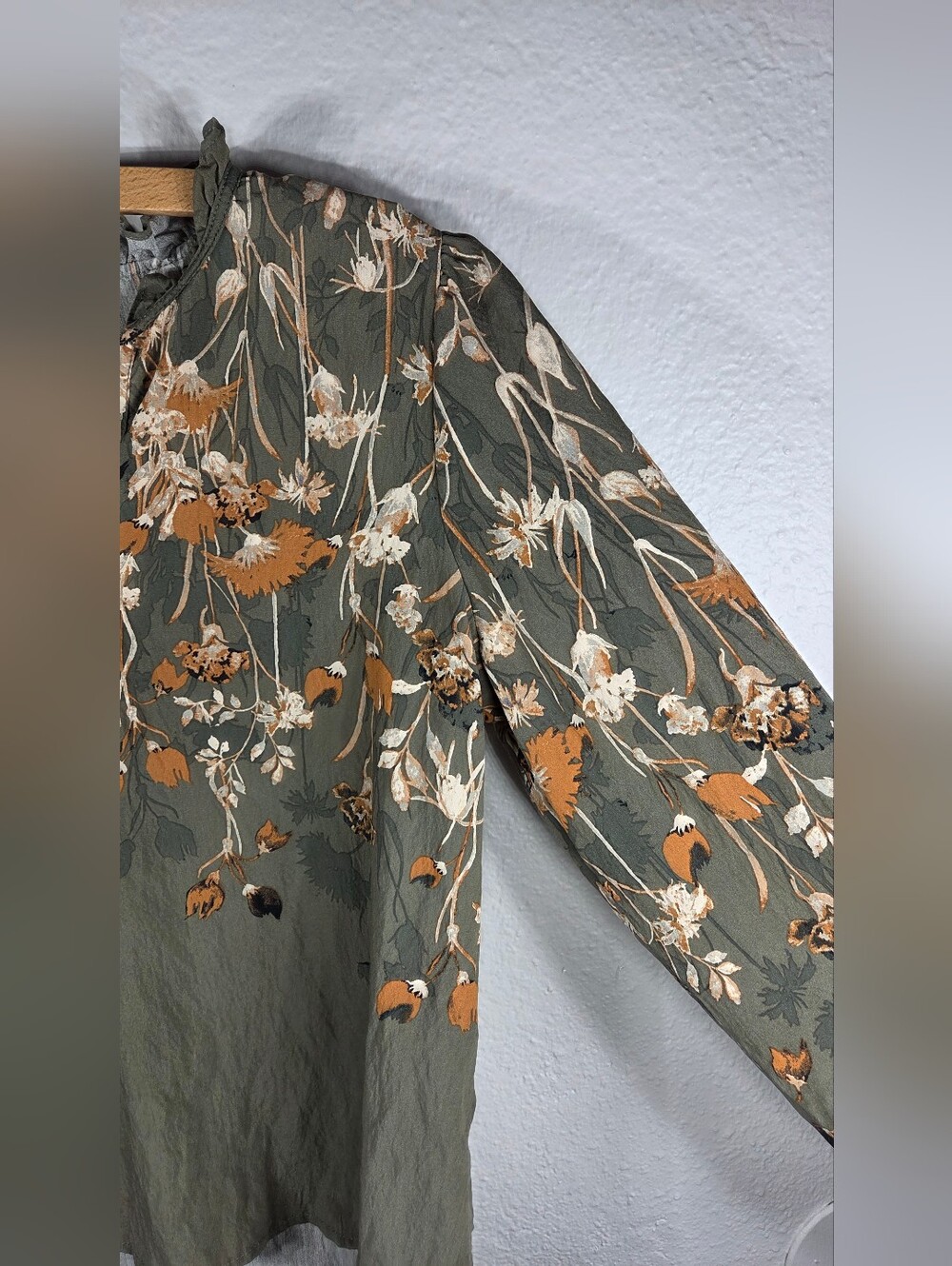 Como Black Olive Green Top Blouse Ruffle Tie Neck M Floral Boho Long Sleeves - Picture 8 of 14